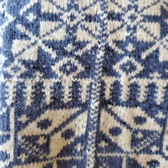 Blue and white thigh high socks - Picture 4 of 14